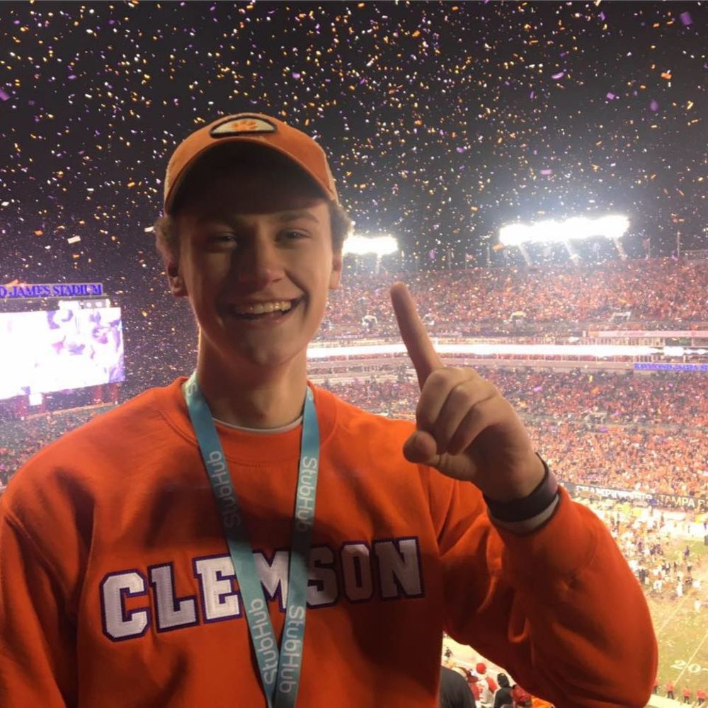 Meet your Posher, Elliott